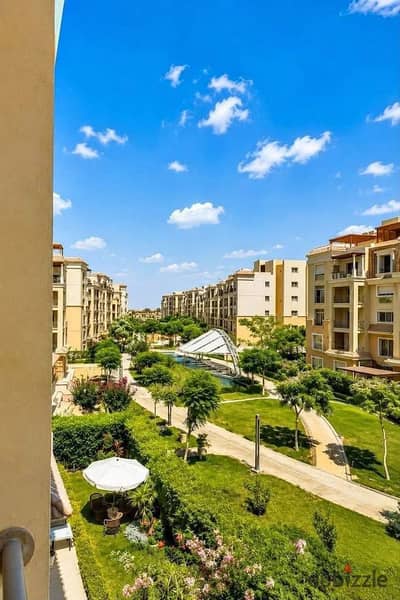 شقه للبيع فى كمبوند ساكن و عايش و كامل المرافق على طريق السويس - مدينتى - بخطط سداد مختلفه و نسبه خصم كبيره - و متاح تقسيط المبلغ