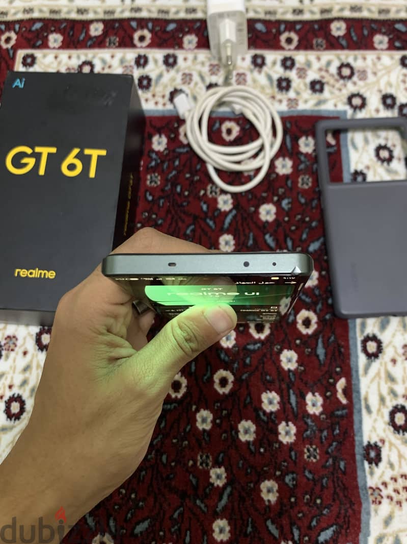 Realme GT 6T 1
