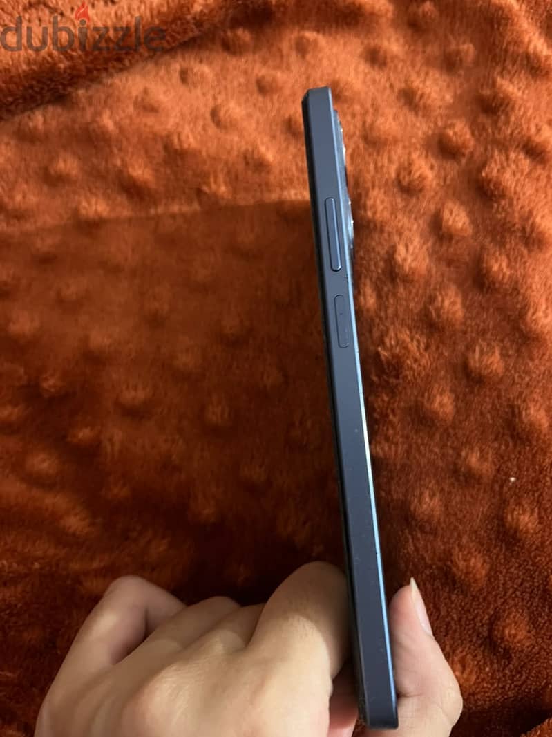 Realme C63 3