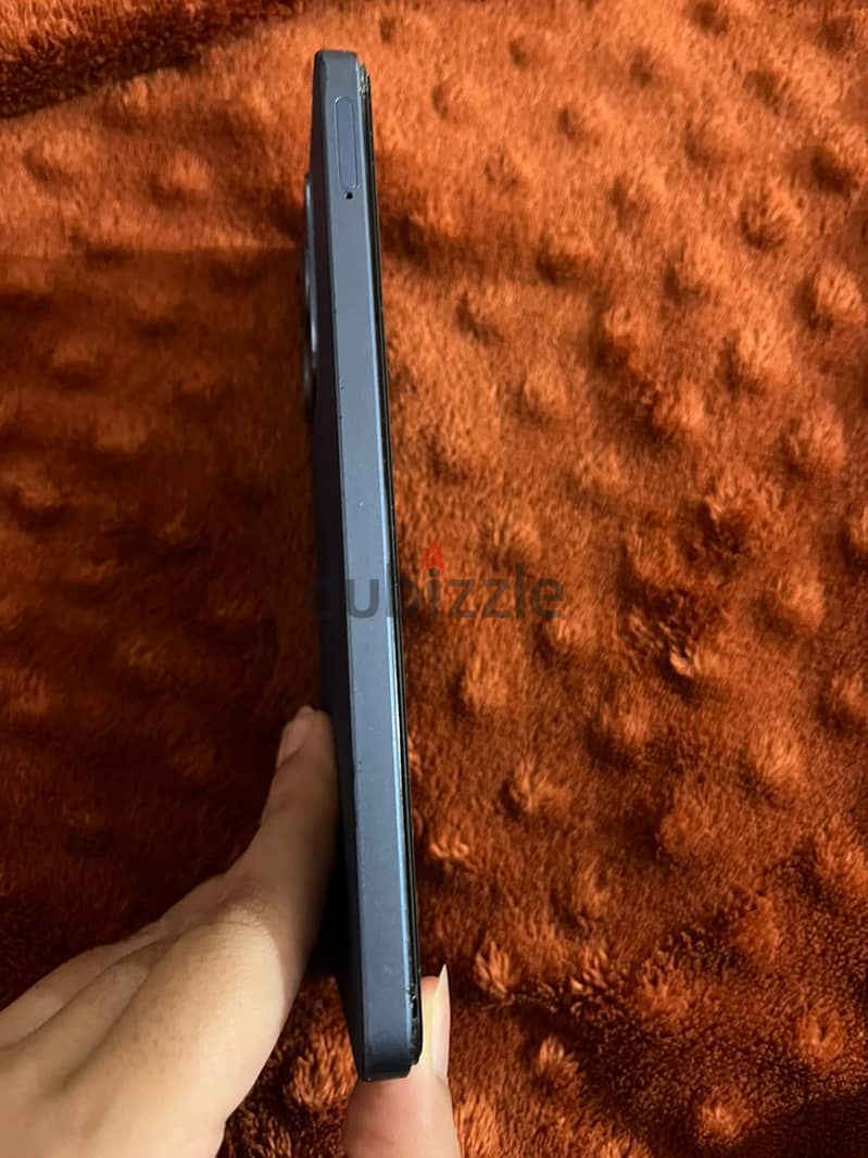 Realme C63 4