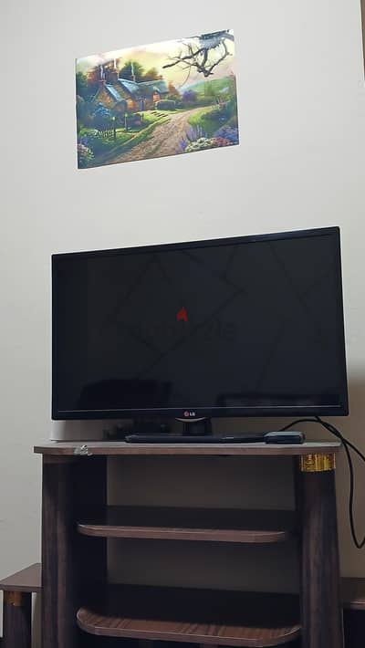 شاشة ٣٢ بوصه LG