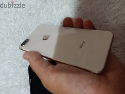 آيفون 8 بلس للبدل والبيع ممتاز بدون خرابيش بدون عيوب تصوير رائع