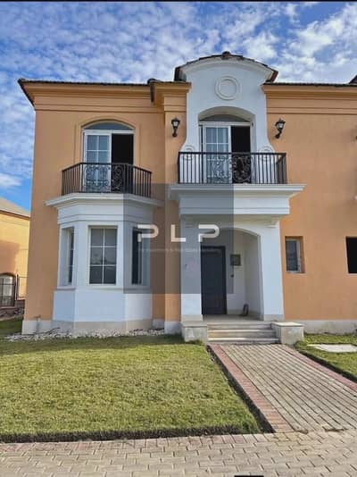 Corner twin house for sale below market price, ready for immediate delivery. Prime location with a landscape view in Layan Sabbour, New Cairo.  Layan