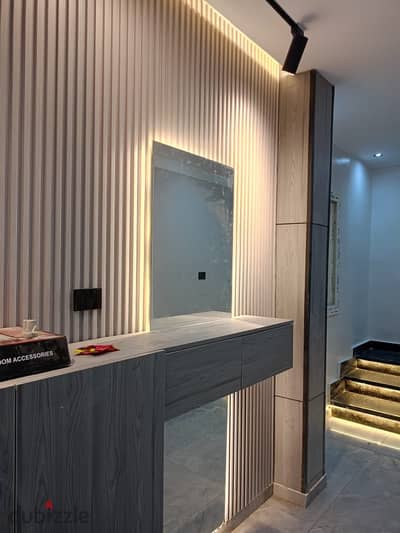 Apartment for sale in the 6th District, Nasr City. Super-lux finish, 7th floor, with elevator. Two apartments per floor; apartment area is 200 sqm.