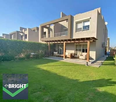 prime twin house villa 300m + 88l roof - 4bedrooms -very prime location and very low price in palm hills new cairo
