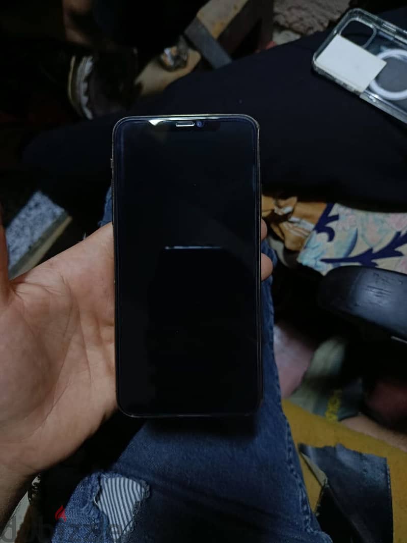 Apple - iPhone 11 Pro Max 1