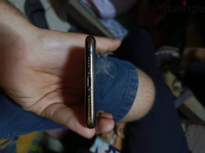 Apple - iPhone 11 Pro Max 3