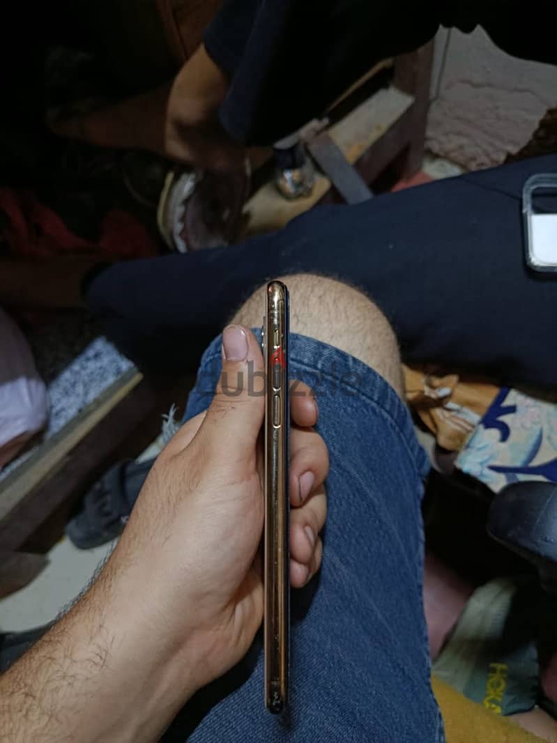 Apple - iPhone 11 Pro Max 4