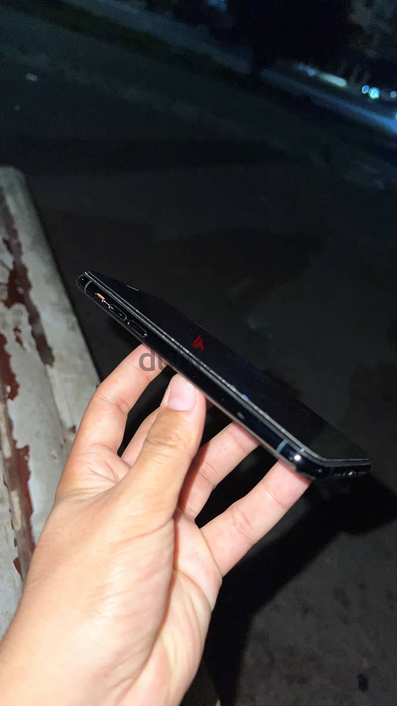 Apple - iPhone 11 Pro 3