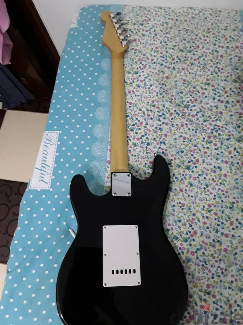 guitar electric suzuki 2
