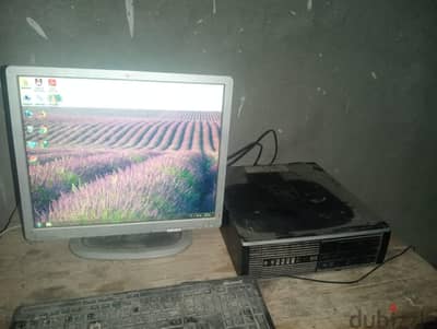 كمبيوتر للبيع