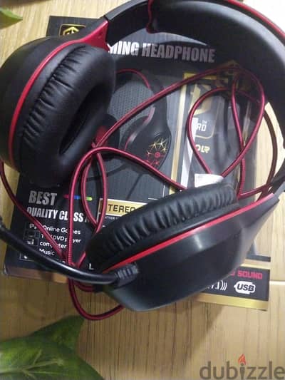 سماعتين جيمنج st بتنور rgb بسعر وحاله ممتازه