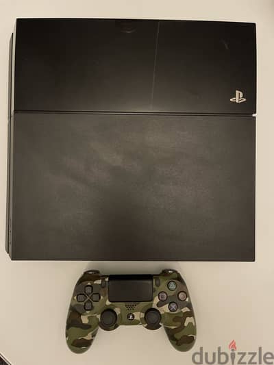 PS4 مع دراع اصلي لم يستخدم للبيع