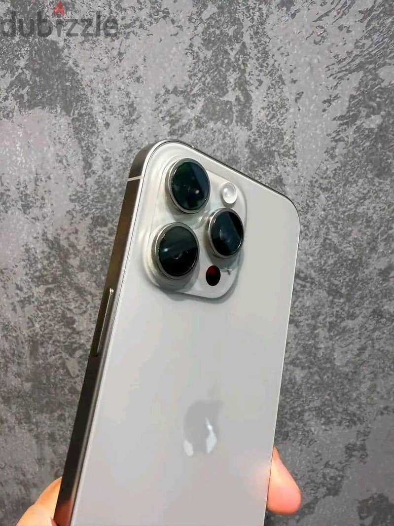 Apple - iPhone 16 Pro Max 1
