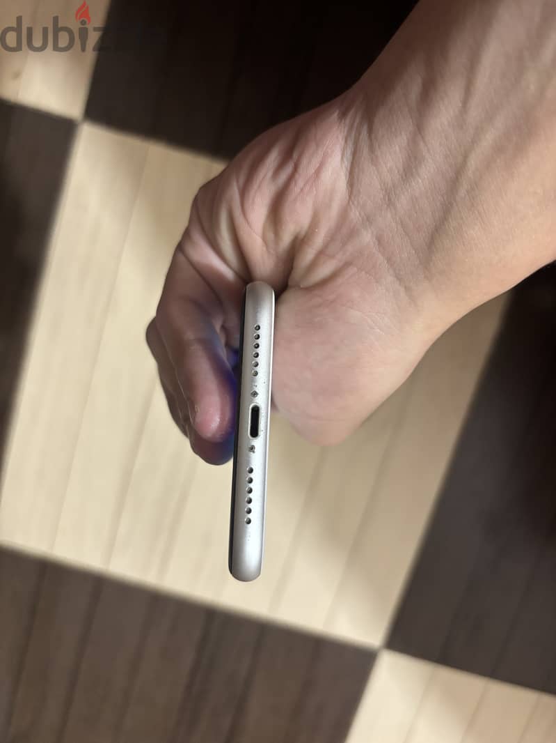 iphone 11 128G 8