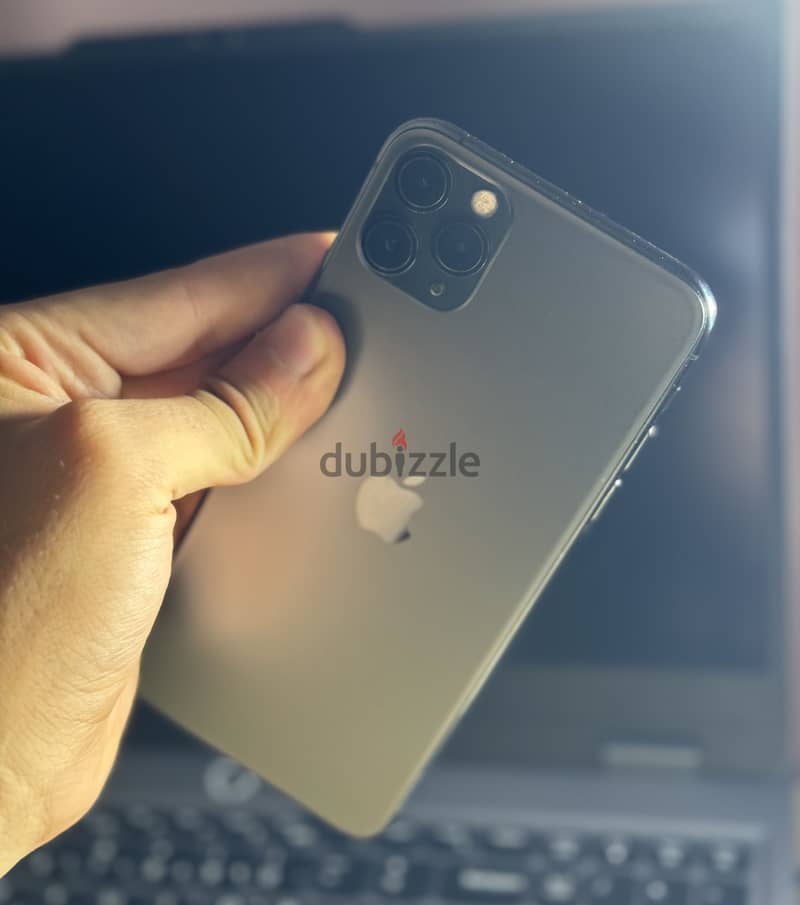 Apple - iPhone 11 Pro Max 3