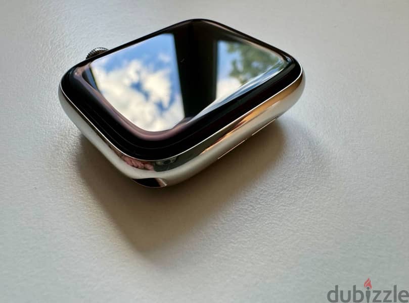 Apple Watch Series 4 44mm GPS + Cellular 4
