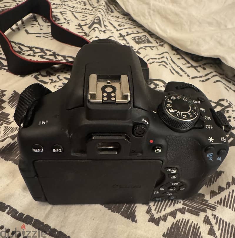 CANON EOS 750D FOR SALE - MINT LIKE NEW CONDITION 1
