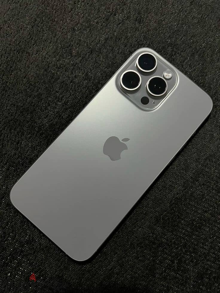 iPhone 16 pro max 1