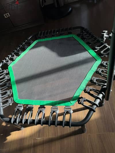 Fitness Trampoline with Adjustable Handle – Excellent Condition