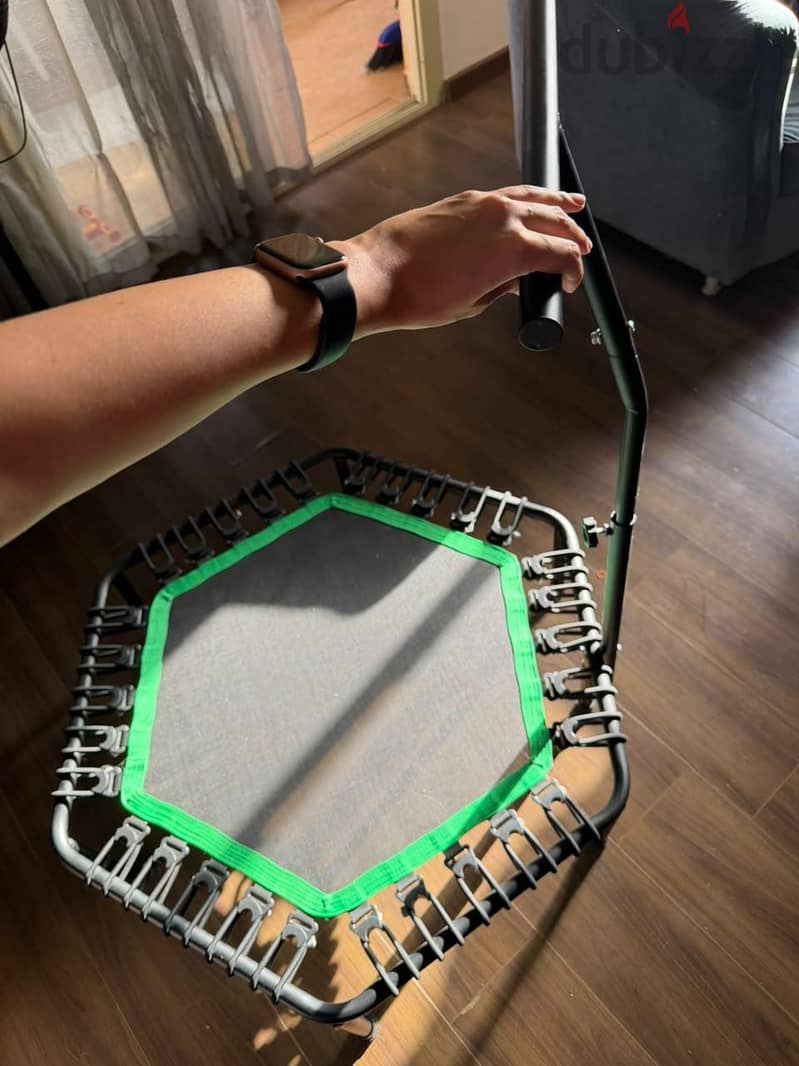 Fitness Trampoline with Adjustable Handle – Excellent Condition 1
