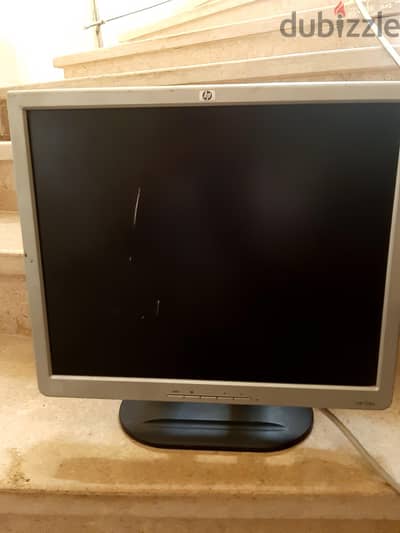 شاشة كمبيوتر  lcd