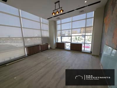 Fully finished administrative office for rent, ready for immediate operation, at a bargain price in a prime location in the top 90 South Investors