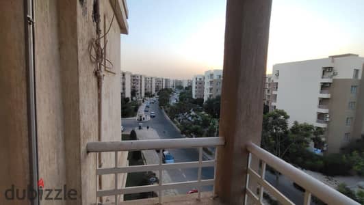 شقه للايجار فى مدينتى 3نوم و2 حمام فيو مفتوح بسعر 15الف