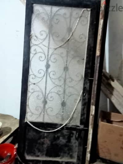 باب حديد