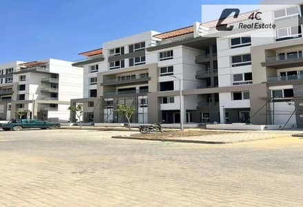 Ultra super lux duplex villa with garden ready to move 3 bedrooms Resale directly from the owner located in prime phase of Hyde Park compound in New C