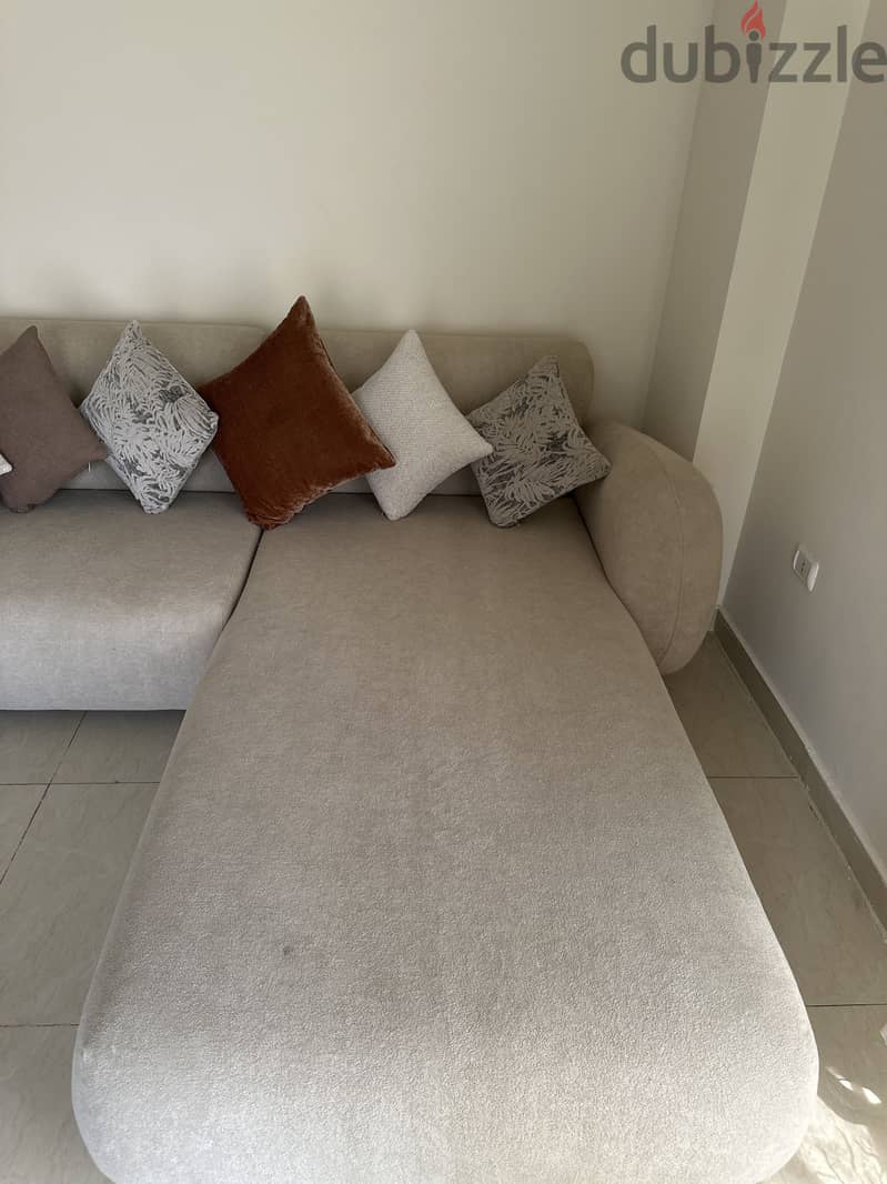 Unique L-Shaped Sectional, Like-New Condition. 1