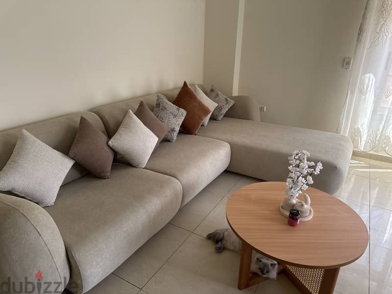 Unique L-Shaped Sectional, Like-New Condition. 3