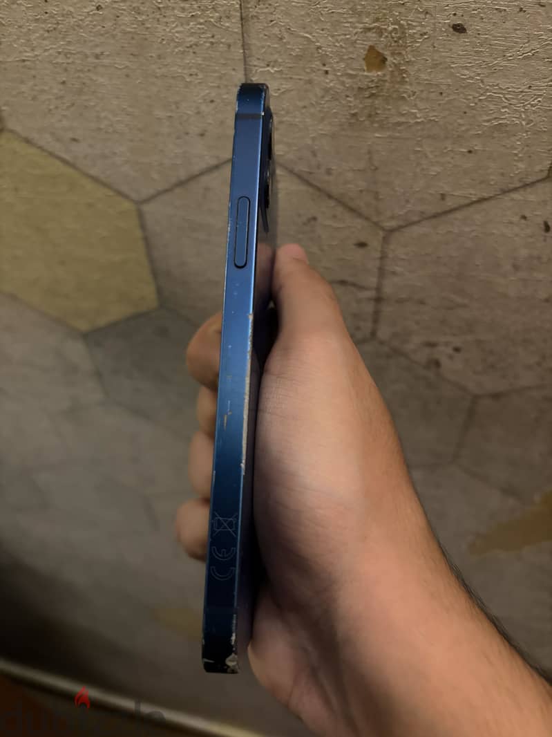 iphone 12 64gb in good condition 4