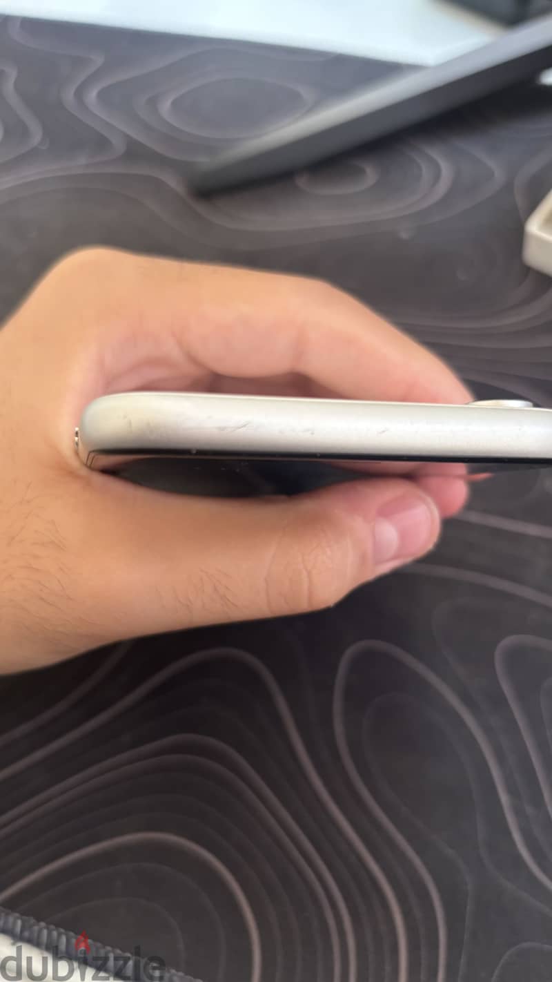 Apple - iPhone XR 1