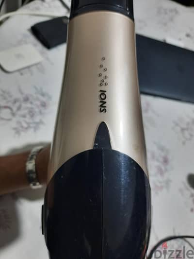 Philips SalonDry Control hair dryer, model HP8182/00.
