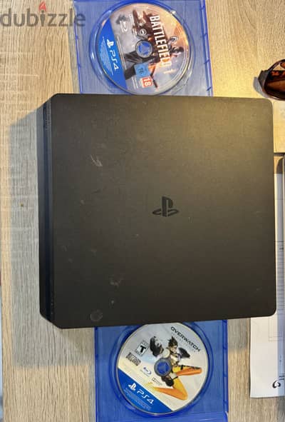 PlayStation 4 slim