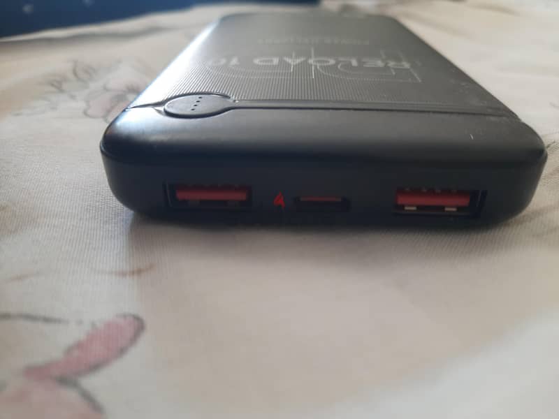 I'm selling skross excellent condition 1
