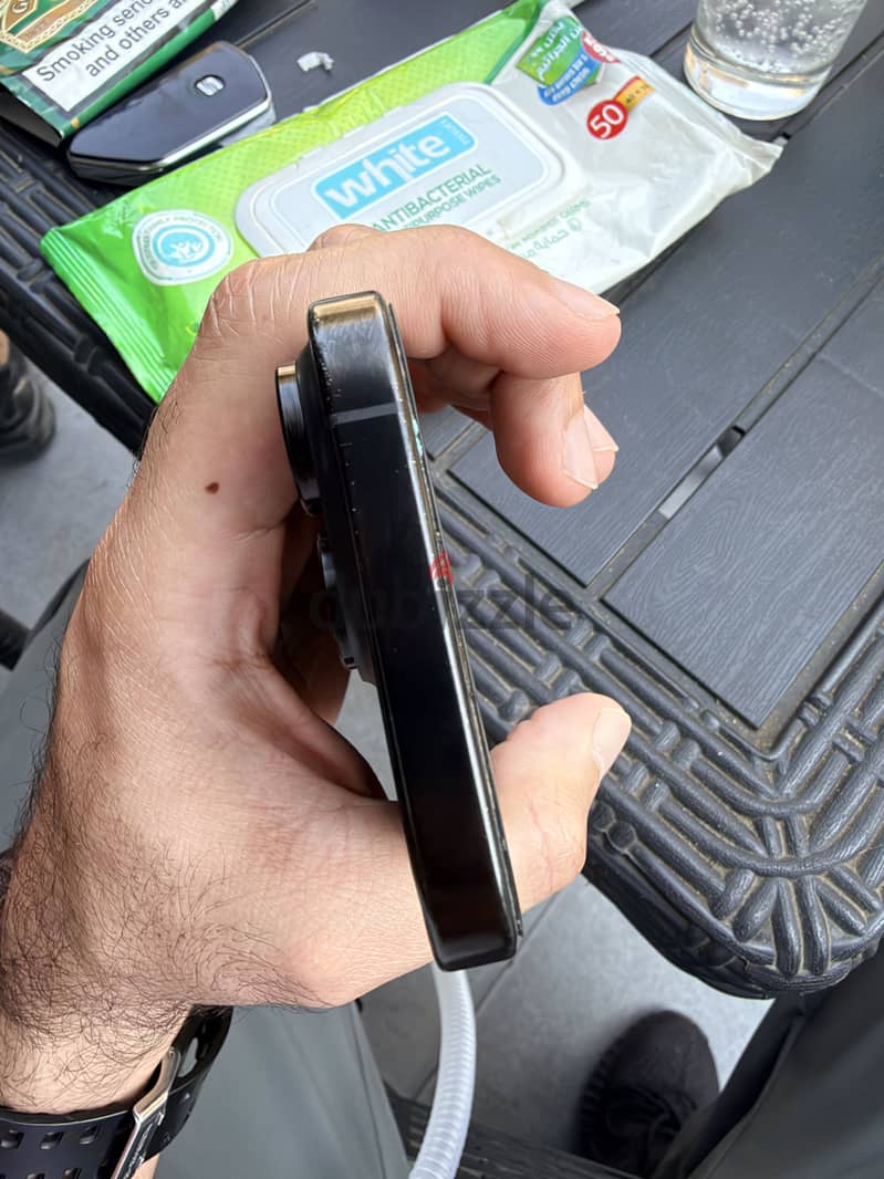 Apple - iPhone 16 Pro black 2