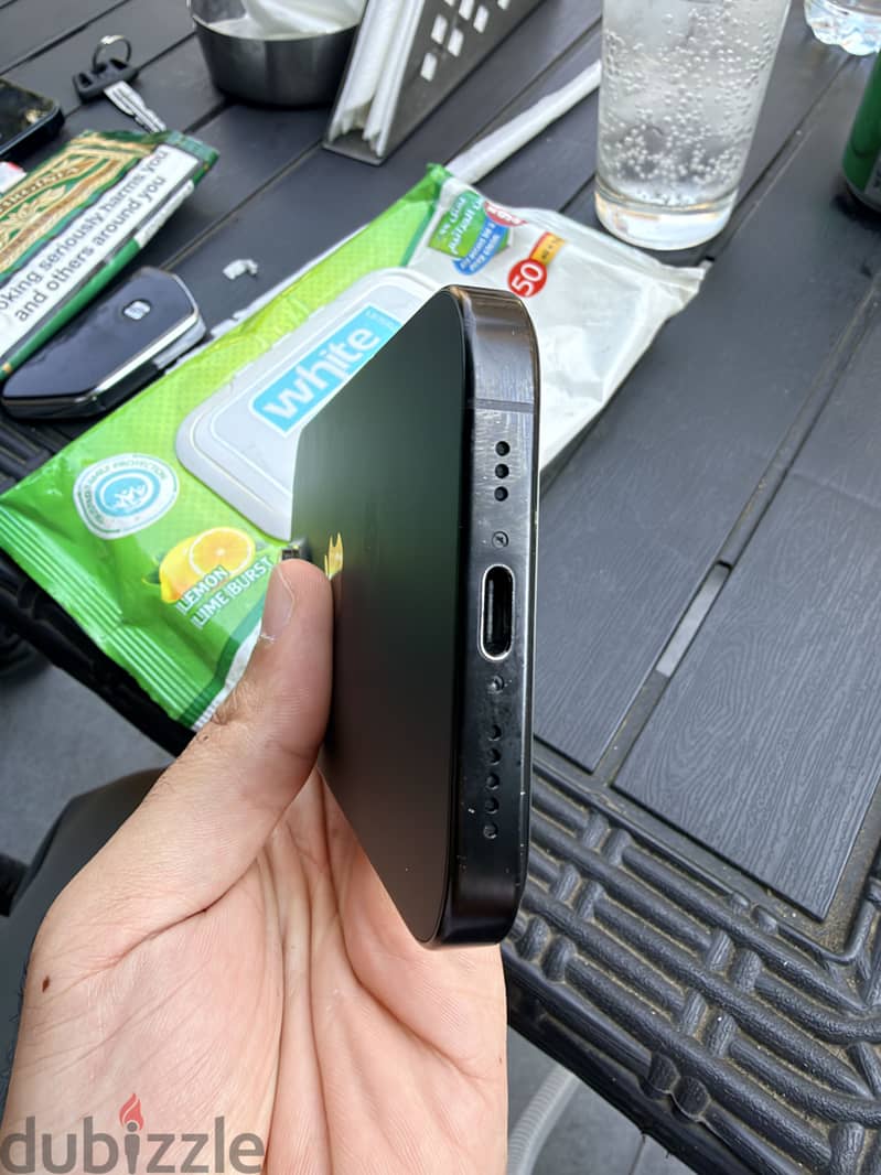 Apple - iPhone 16 Pro black 4