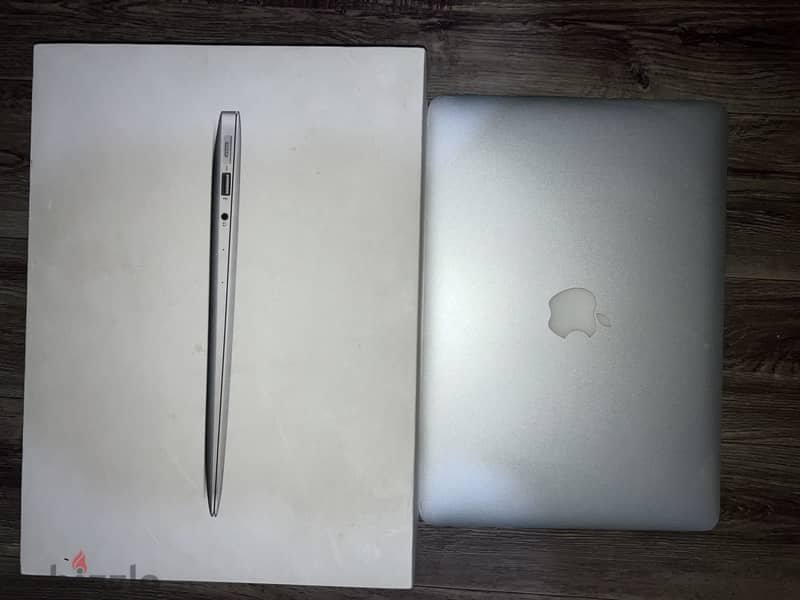 MacBook Air 2017 with box zirooo 1