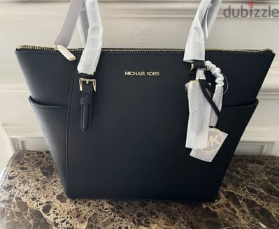 شنطة مايكل كورس أصلية Charlotte Large Tote - جديدة بالكامل