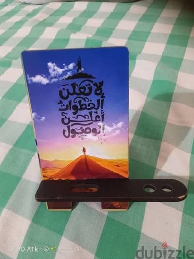 حامل الهاتف وهو في الشحن وتحط قلمين والسعر قابل التفاوض