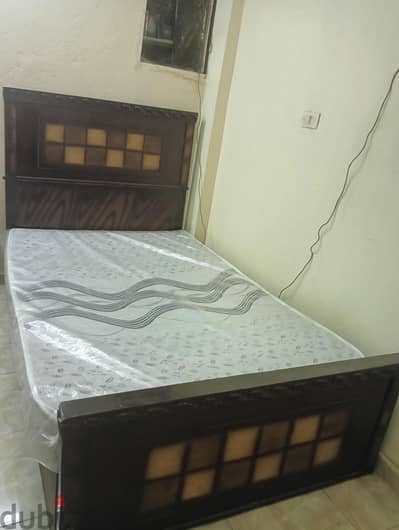 سرير MDF مستعمل