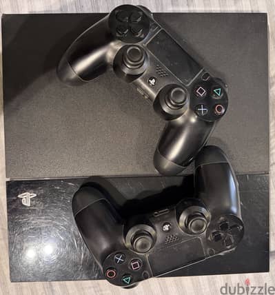 Ps4 1 terabite 2 controllers