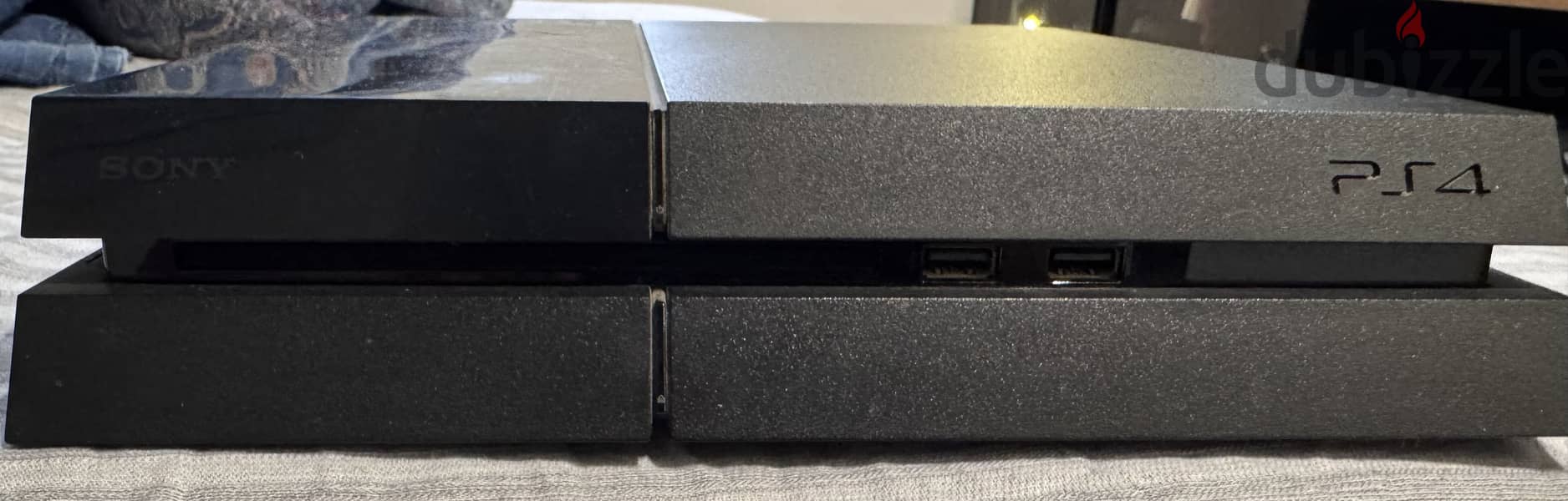 Ps4 1 terabite 2 controllers 2