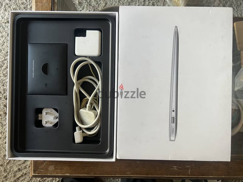 MacBook Air 13" - Perfect Condition, Box & Papers 1