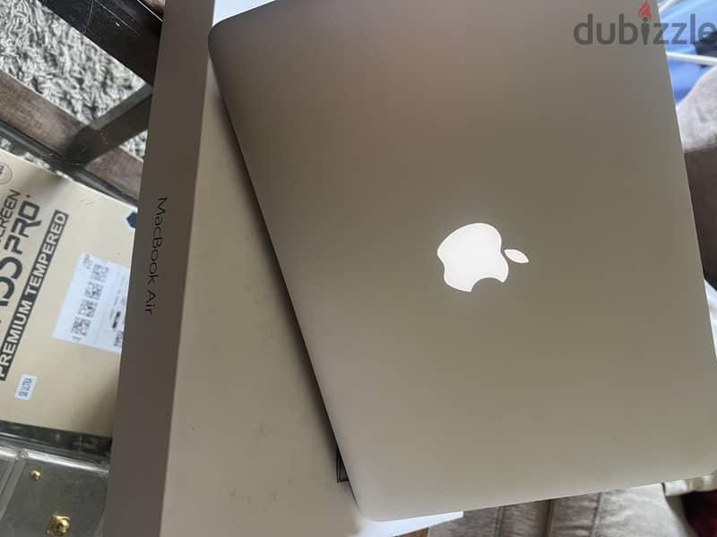 MacBook Air 13" - Perfect Condition, Box & Papers 2