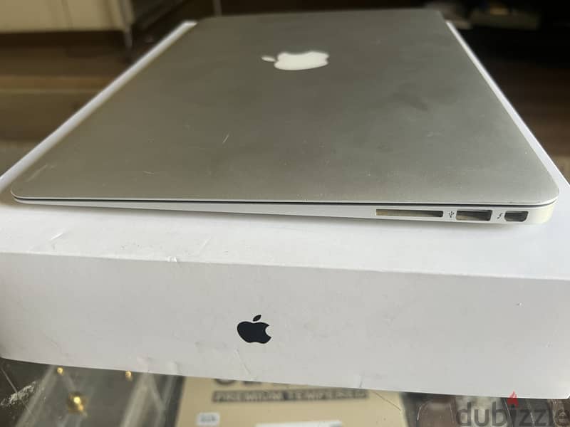 MacBook Air 13" - Perfect Condition, Box & Papers 3