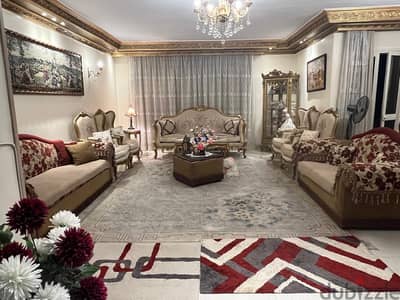 شقه ٢٠٠ متر للبيع بمصطفى النحاس الرئيسي بالقرب من مكرم عبيد