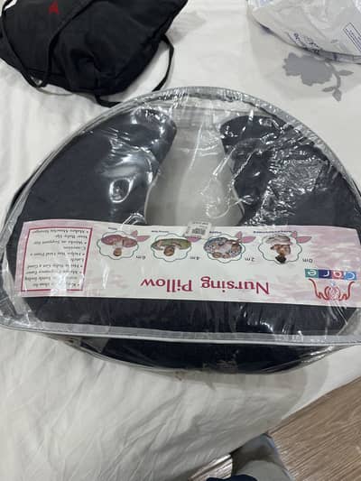 مخدة رضاعة و ساتر رضاعة - Nursing pillow and nursing cover